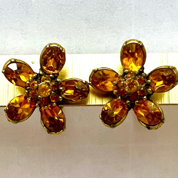 Coro RARE floral amber hue Necklace & Earrings set - Picture 5 of 5